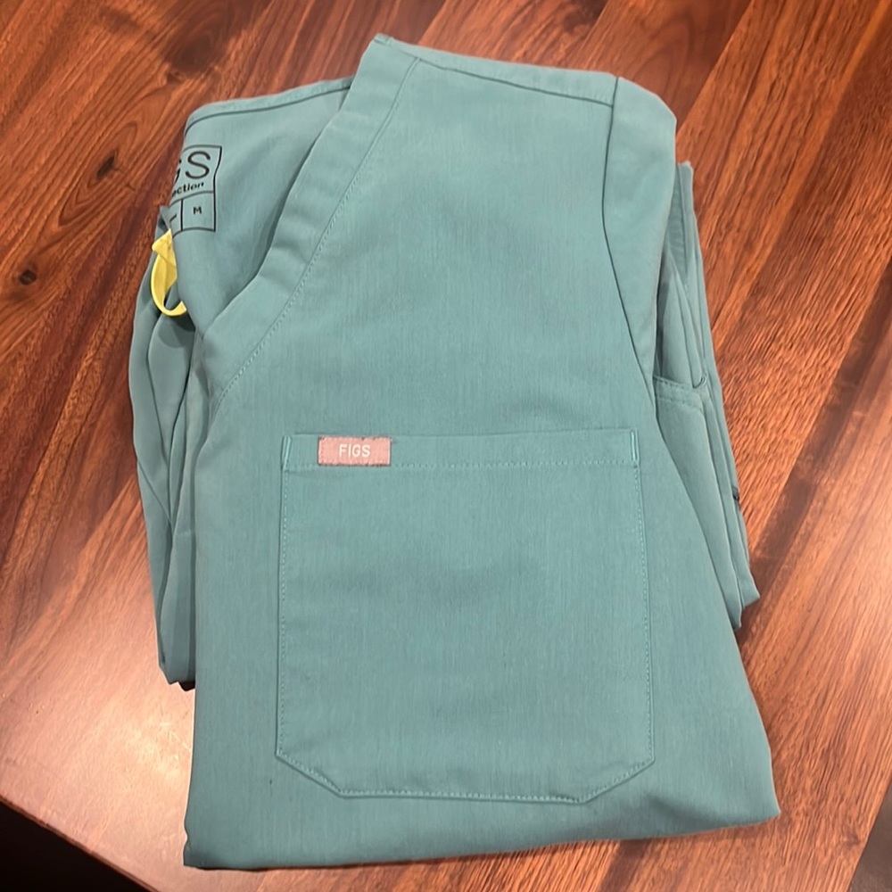 Figs Limited edition marine scrub set